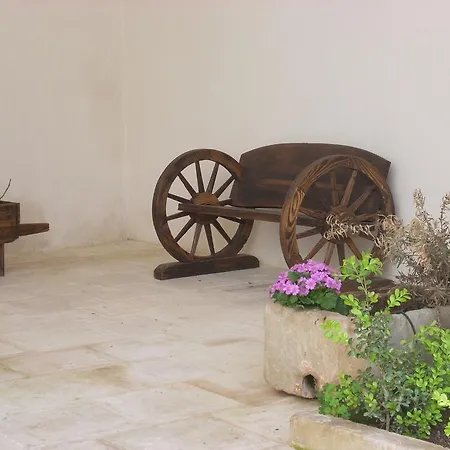 Le Due Corti 3* Martignano