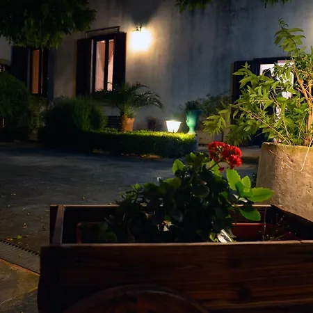 Oda ve Kahvaltı Le Due Corti