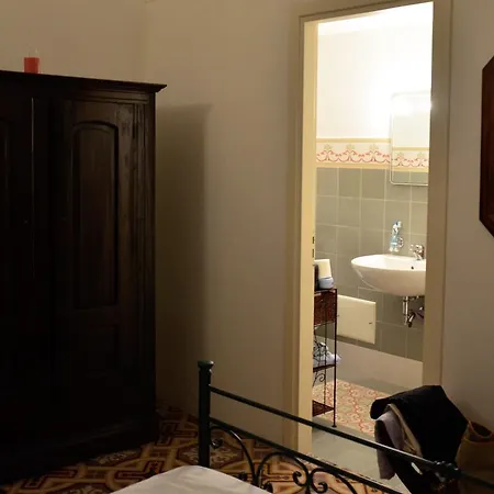 Oda ve Kahvaltı Le Due Corti 3*